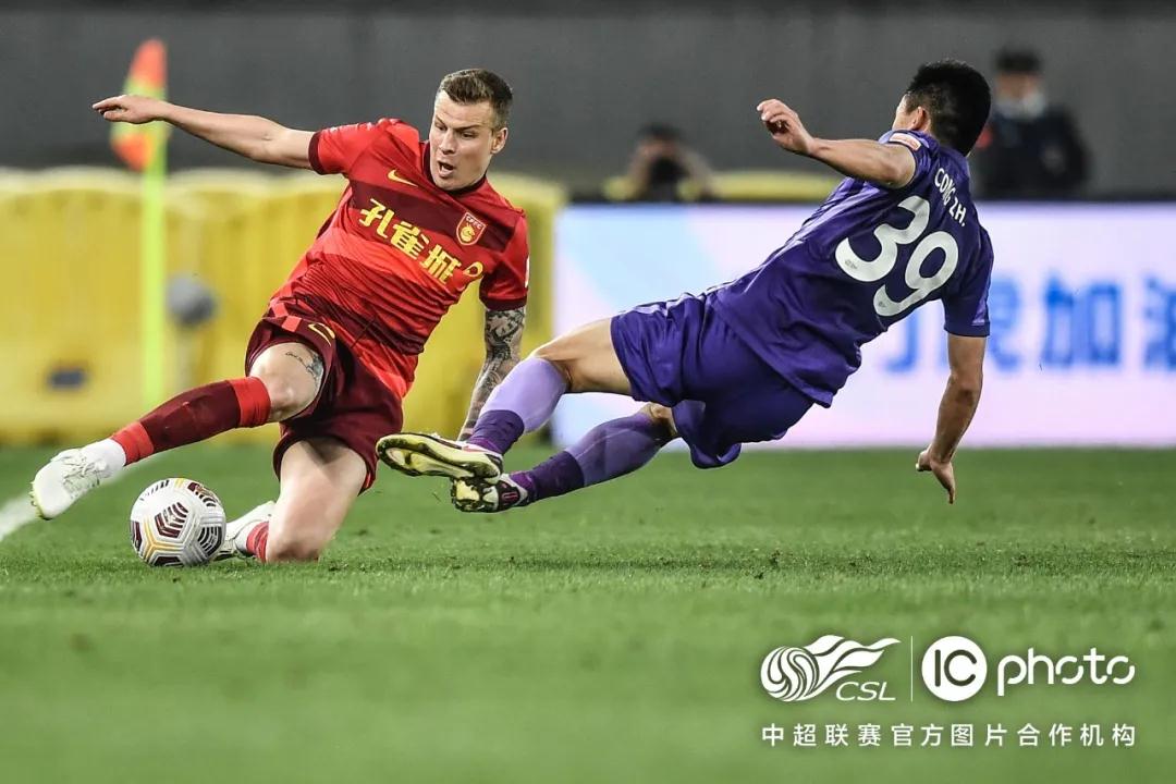 ترتيب هدافي الدوري الإنجليزي 2025 عبر التاريخ