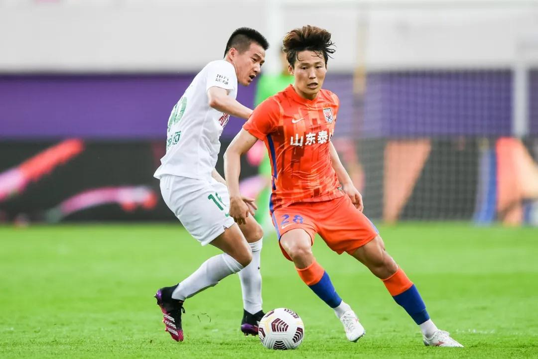 كرة القدم في الألعاب الأولمبيةتاريخها وأهميتها